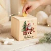 tirelire en bois de noël personnallisée avec main d'enfant